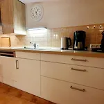 Moderne Mit Terrasse & Viel Platz Nahe Fuerst-pueckler-park *