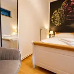 Moderne Mit Terrasse & Viel Platz Nahe Fuerst-pueckler-park Lejlighed *