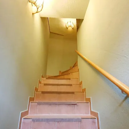 Ferienwohnung, Fruehstueck Gegenueber,Parkplatz Kostenlos Zentrale Ruhige Lage Im Innenhof