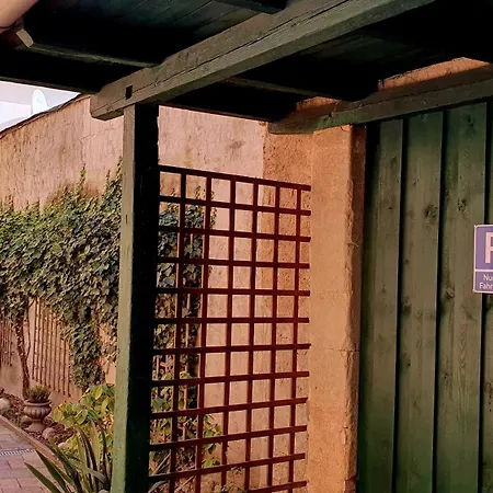 Apartmán Ferienwohnung, Fruehstueck Gegenueber,Parkplatz Kostenlos Zentrale Ruhige Lage Im Innenhof *