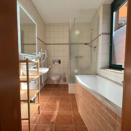 Ferienwohnung, Fruehstueck Gegenueber,Parkplatz Kostenlos Zentrale Ruhige Lage Im Innenhof Apartmán Bad Muskau