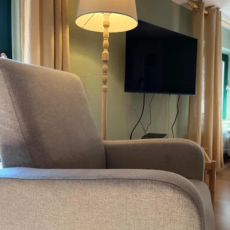 Ferienwohnung, Fruehstueck Gegenueber,Parkplatz Kostenlos Zentrale Ruhige Lage Im Innenhof *