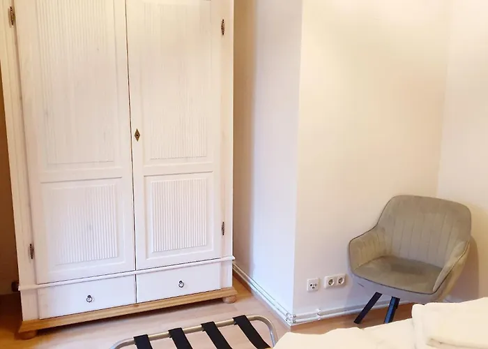 Ferienwohnung, Fruehstueck Gegenueber,parkplatz Kostenlos Zentrale Ruhige Lage Im Innenhof شقة باد موسْكاو