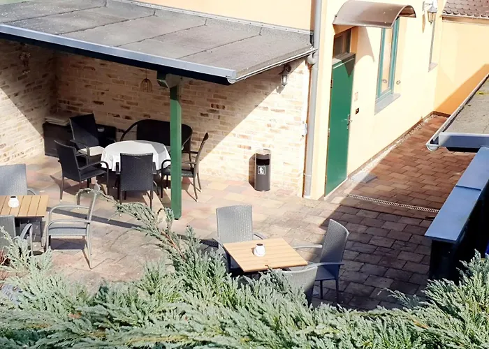 شقة Ferienwohnung, Fruehstueck Gegenueber,parkplatz Kostenlos Zentrale Ruhige Lage Im Innenhof *