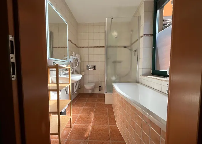 Ferienwohnung, Fruehstueck Gegenueber,parkplatz Kostenlos Zentrale Ruhige Lage Im Innenhof شقة باد موسْكاو